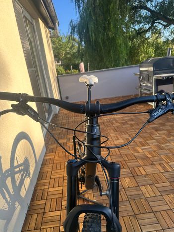 Used Trek Slash 8 2019 2019 Mountainbike, Black, 29 — image 11 of 17