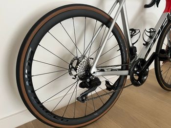 Brugt Trek Émonda SL 6 2024 2024 Road & Gravel — billede 5 af 7