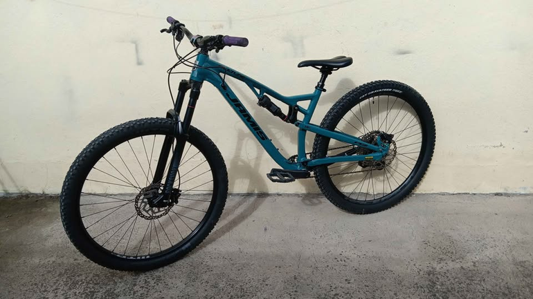 Used Jamis FAULTLINE A2 2024 2024 Mountainbike, Blue, 29 — image 3 of 10