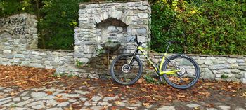 Used Trek Procaliber 9.6 2023 2023 Mountainbike, Orange, 29 — image 7 of 8