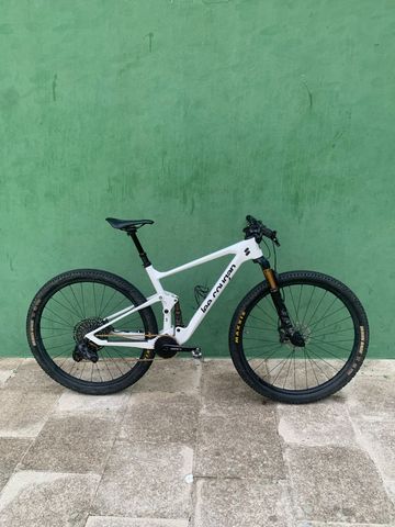 Käytetty Lee Cougan Custom SRAM GX Eagle AXS 2023 MTB