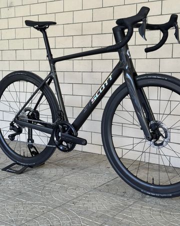 Scott Addict 10 2025 2025 Road & Gravel d'occasion — image 2 sur 9