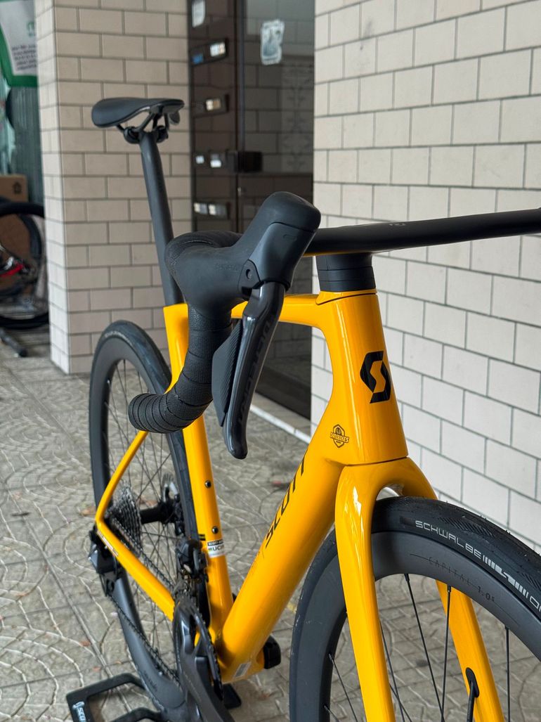 Used Scott Addict 20 2026 2026 Road & Gravel, Orange — image 3 of 11