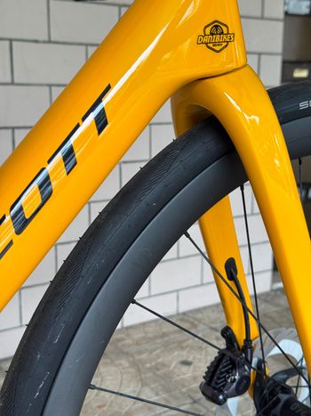 Used Scott Addict 20 2026 2026 Road & Gravel, Orange — image 8 of 11