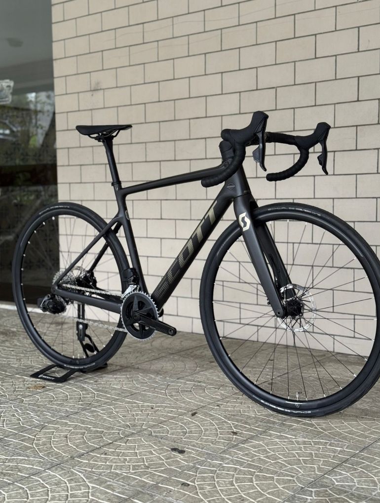 Używany Scott Addict 10 2024 2024 Road & Gravel — zdjęcie 2 z 8