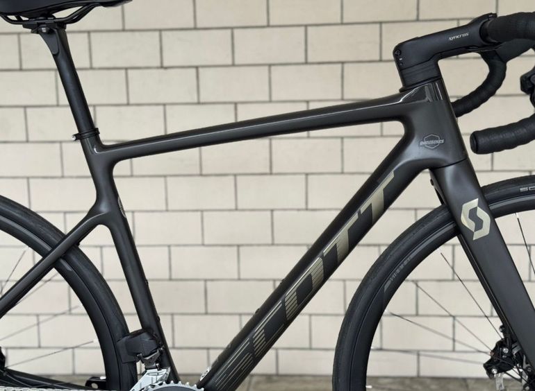 Używany Scott Addict 10 2024 2024 Road & Gravel — zdjęcie 3 z 8