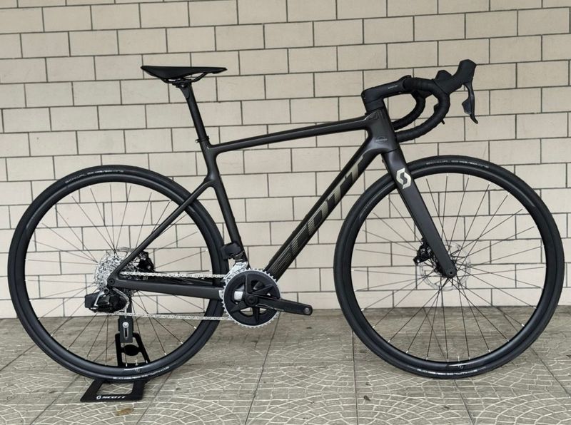 Used Scott Addict 10 2024 2024 Road & Gravel