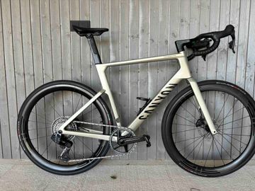 Used Canyon Endurace CF SLX 9 Di2 2027 2027 Road & Gravel