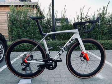 Trek Madone SL 7 Gen 8 2025 2025 Road & Gravel usato