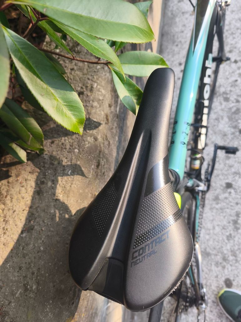 Used Bianchi 928 Other Campagnolo 2015 Road & Gravel, Black — image 6 of 7