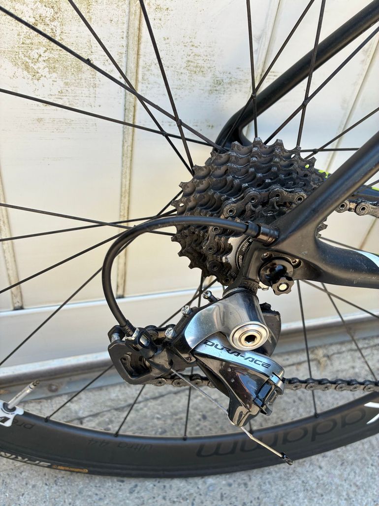 Used Giant TCR Advanced Pro 1 2017 2017 Road & Gravel, Black — image 4 of 8