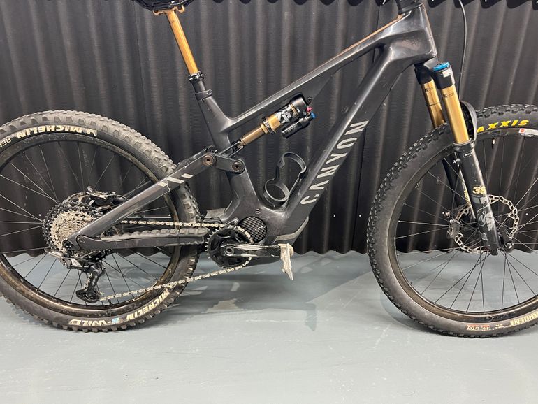 Gebrauchtes Canyon Spectral:ON CFR 2022 2022 Mountainbike, Schwarz, 29, 27.5 — Bild 19 von 19