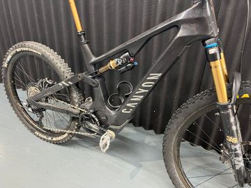 Tweedehands Canyon Spectral:ON CFR 2022 2022 Mountainbike — afbeelding 18 van 19