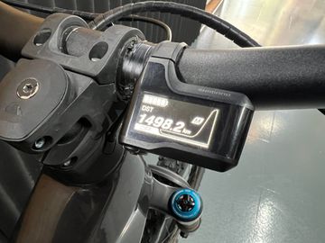 Tweedehands Canyon Spectral:ON CFR 2022 2022 Mountainbike — afbeelding 2 van 19