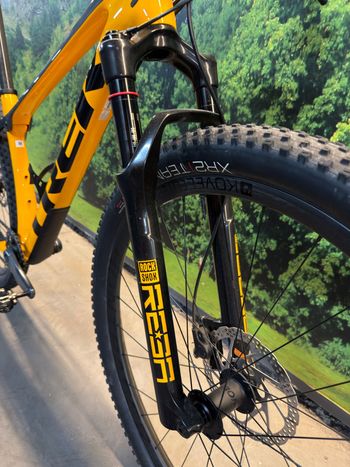 Trek Procaliber 9.7 2021 2021 Mountainbike usato, Arancione — immagine 5 di 9