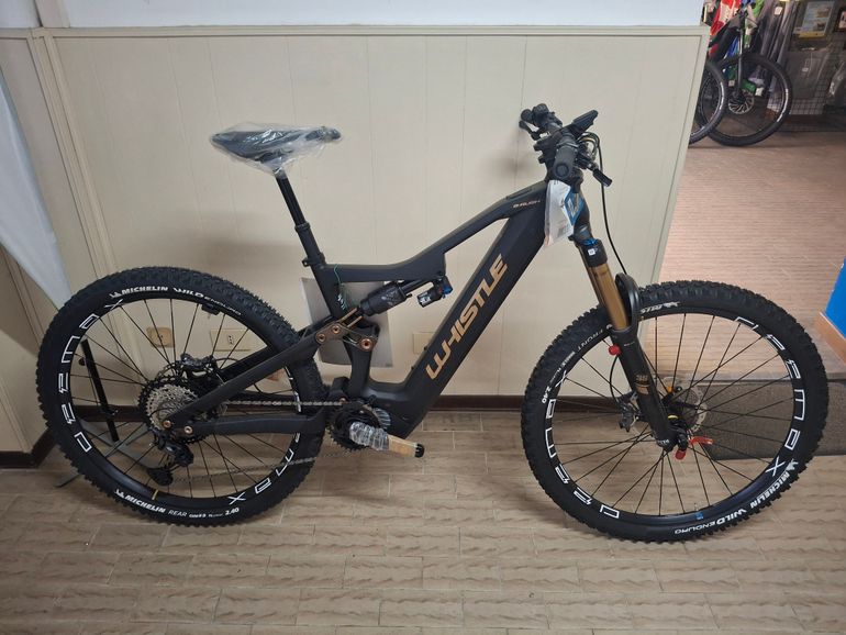 Used Whistle B Rush Rx 2024 Mountainbike, Black — image 2 of 3