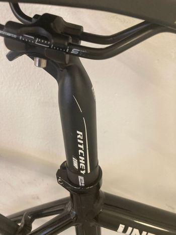 State Bicycle Co. Undefeated Frameset 2018 Road & Gravel d'occasion — image 8 sur 10