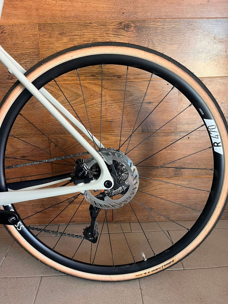 Cannondale Synapse Carbon 4 2026 2026 Road & Gravel usato, Grigio chiaro — immagine 3 di 14