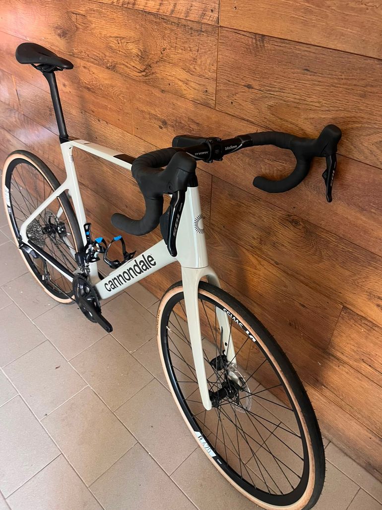 Cannondale Synapse Carbon 4 2026 2026 Road & Gravel usato, Grigio chiaro — immagine 10 di 14