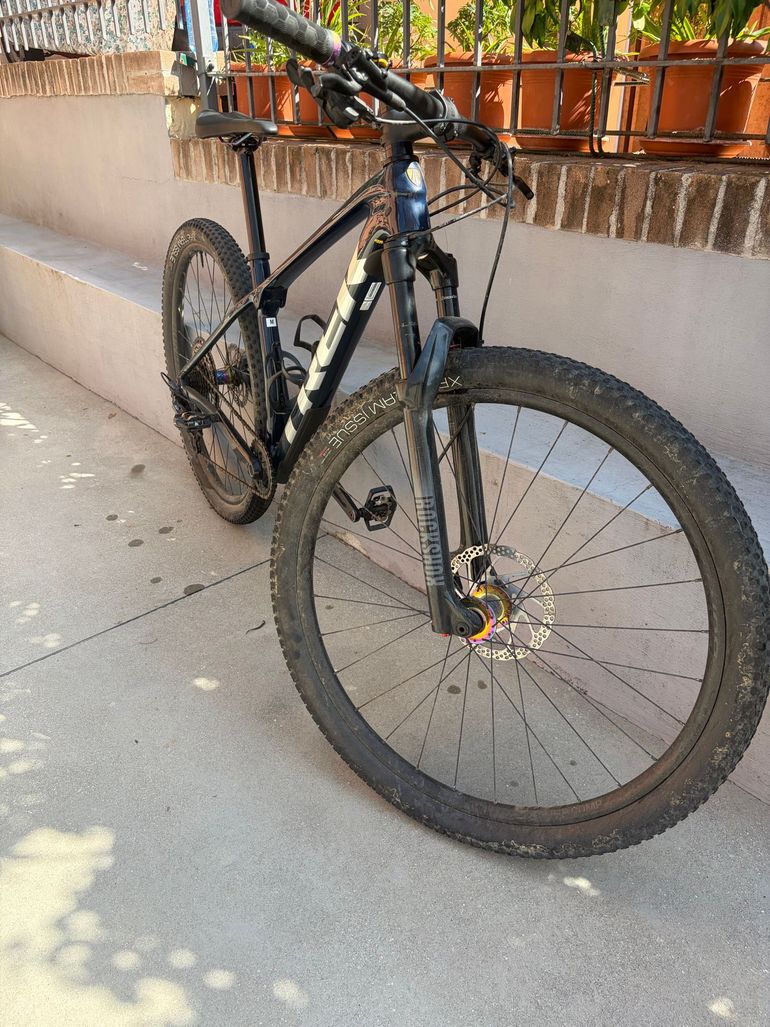 Trek Procaliber 9.6 2023 2023 Mountainbike usato, Blu — immagine 4 di 4