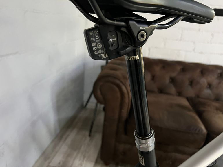 Mondraker LEVEL RR 2022 2022 Mountainbike usato, Grigio chiaro — immagine 4 di 30