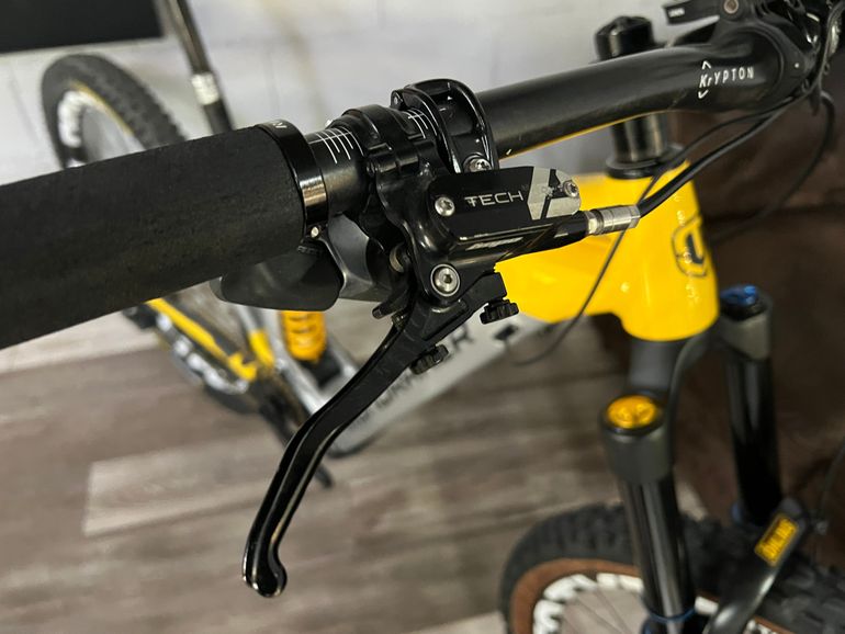 Mondraker LEVEL RR 2022 2022 Mountainbike usato, Grigio chiaro — immagine 10 di 30
