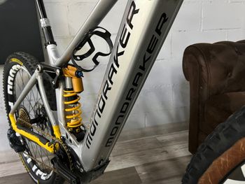 Mondraker LEVEL RR 2022 2022 Mountainbike usato, Grigio chiaro — immagine 18 di 30