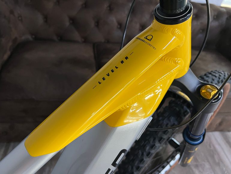 Mondraker LEVEL RR 2022 2022 Mountainbike usato, Grigio chiaro — immagine 6 di 30