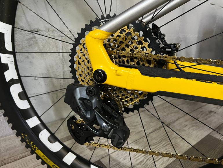 Mondraker LEVEL RR 2022 2022 Mountainbike usato, Grigio chiaro — immagine 22 di 30