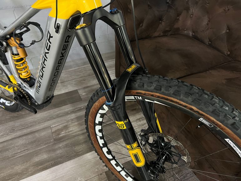 Mondraker LEVEL RR 2022 2022 Mountainbike usato, Grigio chiaro — immagine 13 di 30