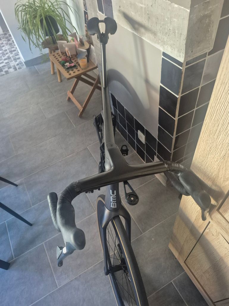 Used BMC R01 Four 2025 Road & Gravel, Black — image 7 of 12