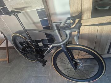 BMC R01 Four 2025 Road & Gravel usato