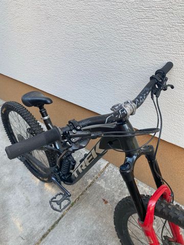 Used Trek Slash 7 2022 2022 Mountainbike, Light Gray, 29 — image 4 of 8