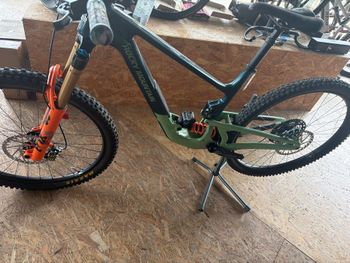 Used Rocky Mountain Altitude Shimano Deore XT 2025 Mountainbike, Green — image 2 of 4