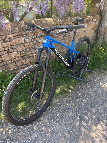 Mondraker RAZE R 2024 2024 MTB usato