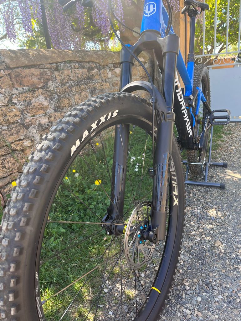 Mondraker RAZE R 2024 2024 Mountainbike usato, Blu — immagine 2 di 4
