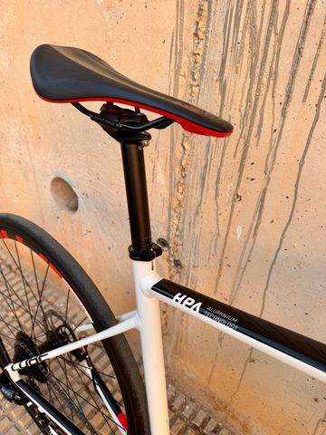 Used CUBE ATTAIN Pro Disc 2019 2019 Road & Gravel, White — image 20 of 23