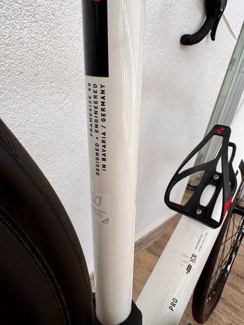 Used CUBE ATTAIN Pro Disc 2019 2019 Road & Gravel, White — image 2 of 8