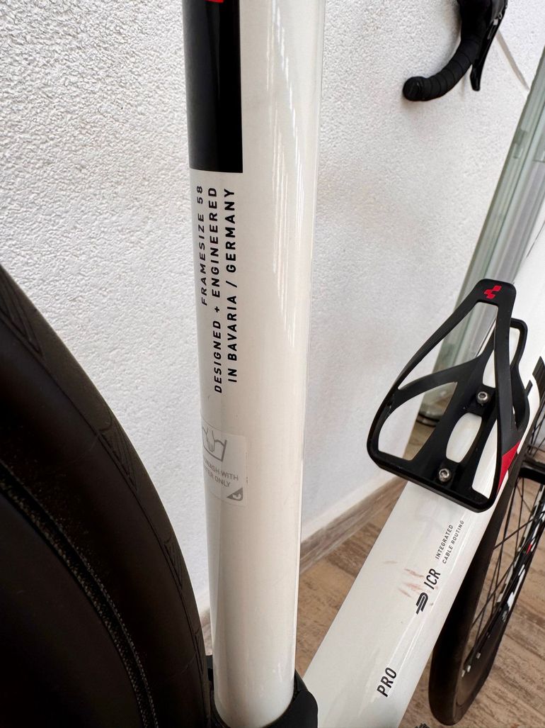 Used CUBE ATTAIN Pro Disc 2019 2019 Road & Gravel, White — image 2 of 8