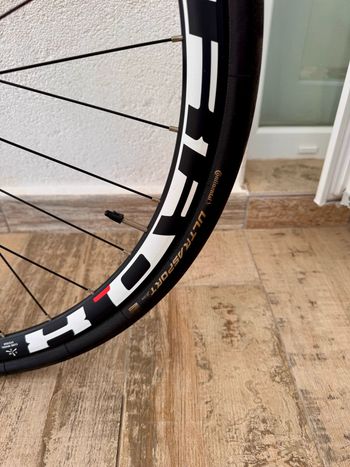 Used CUBE ATTAIN Pro Disc 2019 2019 Road & Gravel, White — image 7 of 8
