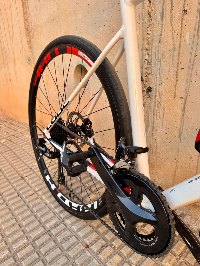 Used CUBE ATTAIN Pro Disc 2019 2019 Road & Gravel, White — image 17 of 23