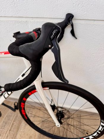 Used CUBE ATTAIN Pro Disc 2019 2019 Road & Gravel, White — image 4 of 8