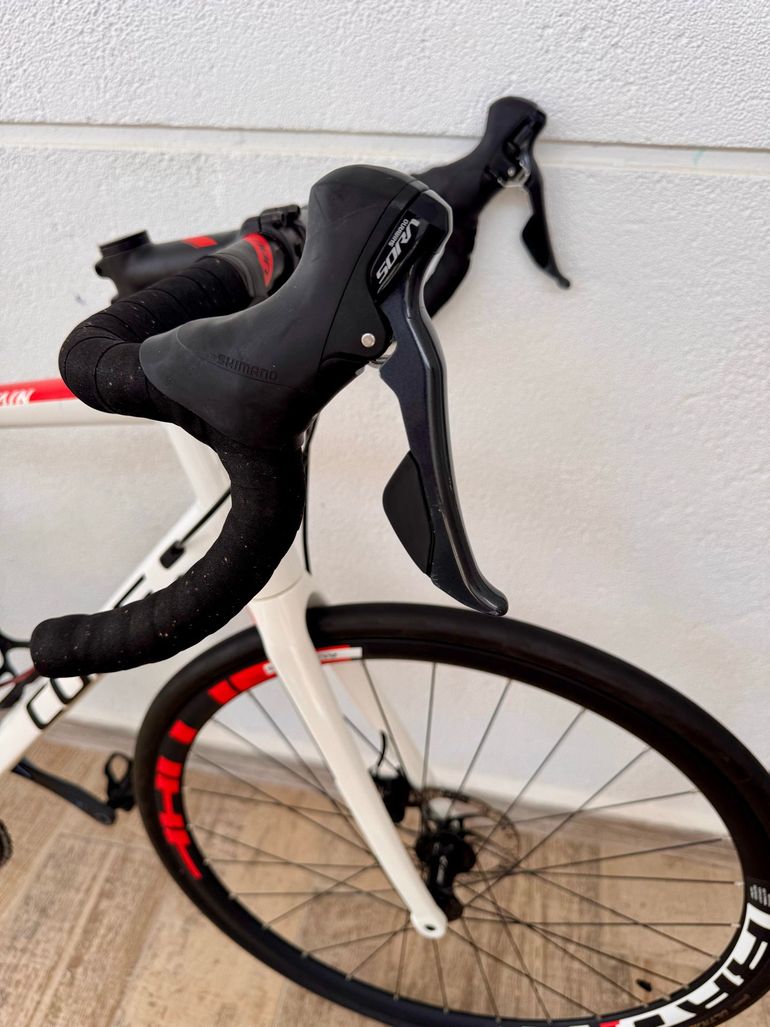 Used CUBE ATTAIN Pro Disc 2019 2019 Road & Gravel, White — image 4 of 8