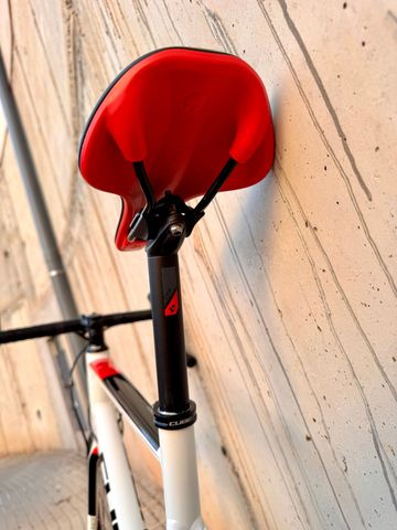 Used CUBE ATTAIN Pro Disc 2019 2019 Road & Gravel, White — image 14 of 23