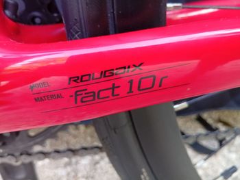 Specialized Roubaix 2021 2021 Road & Gravel usato, Rosso — immagine 3 di 3