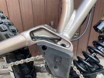 Używany Commencal SUPREME DH V4 2022 Mountainbike — zdjęcie 9 z 11