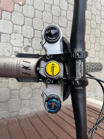Używany Commencal SUPREME DH V4 2022 Mountainbike — zdjęcie 8 z 11