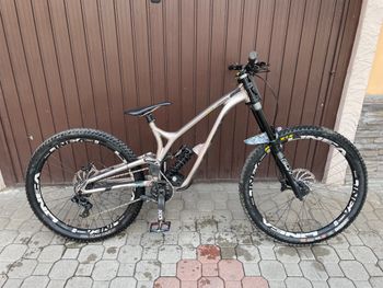 Brugt Commencal SUPREME DH V4 2022 Mountainbike — billede 2 af 11