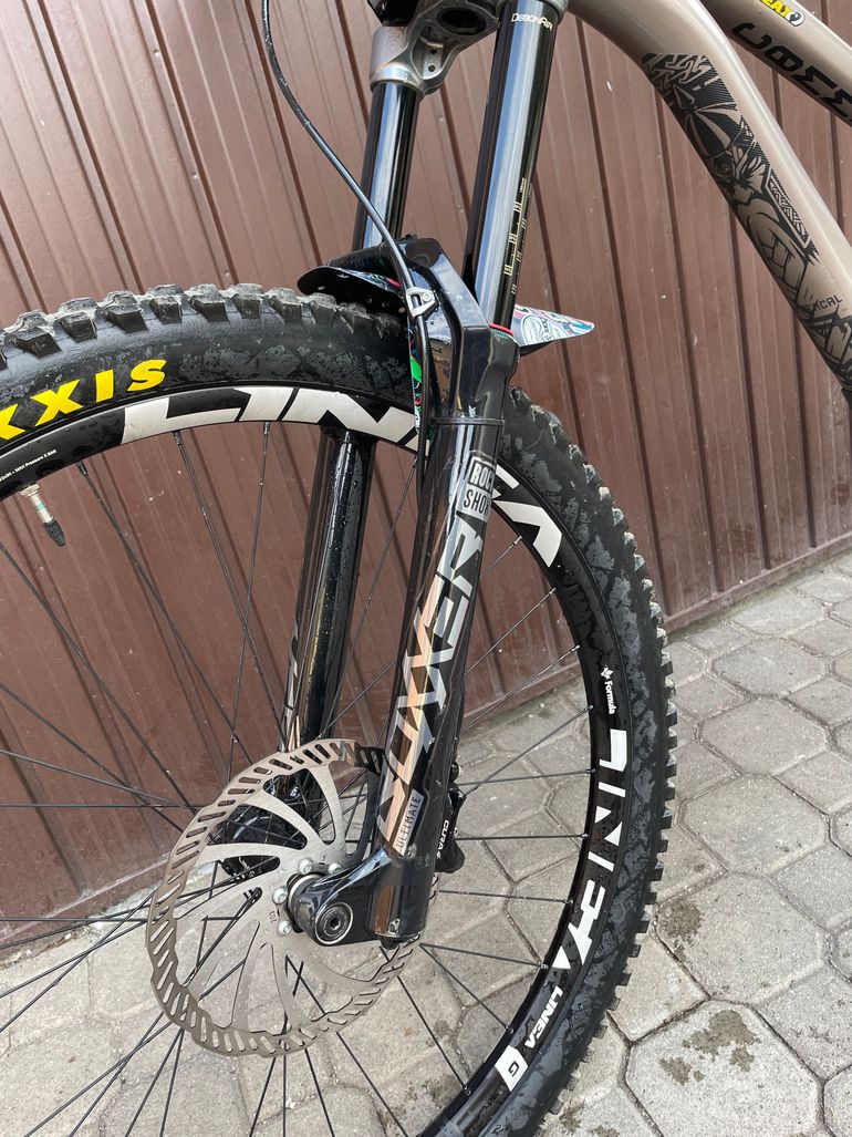 Brugt Commencal SUPREME DH V4 2022 Mountainbike — billede 5 af 11