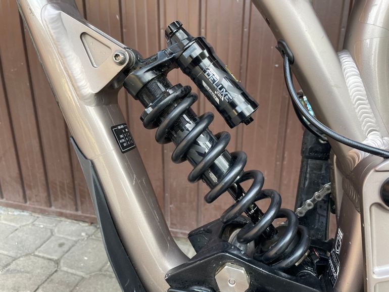 Brugt Commencal SUPREME DH V4 2022 Mountainbike — billede 4 af 11